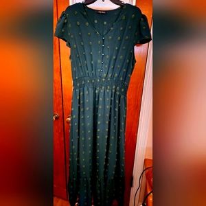 Size XL stretch maxi dress in forest green color